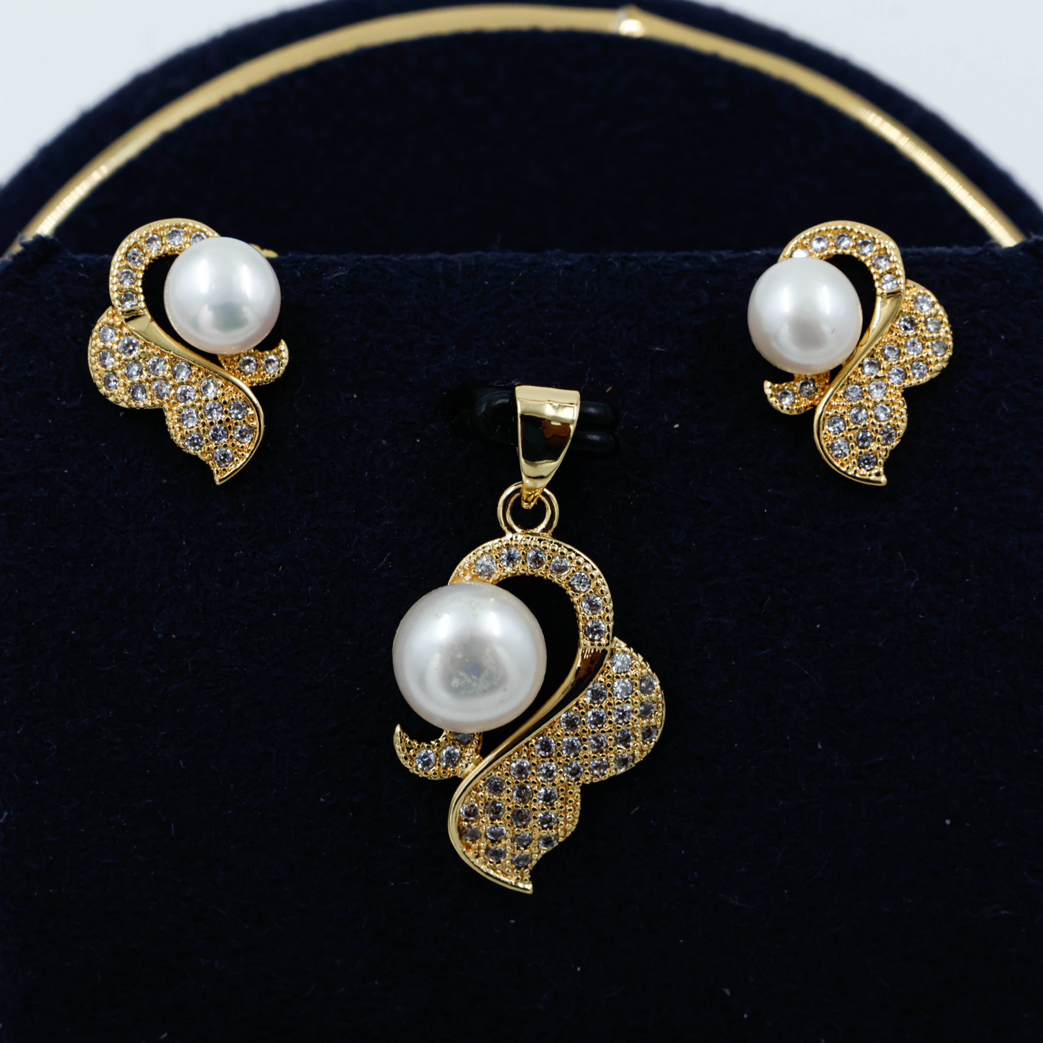 Pearl Pendant Set Without Chain